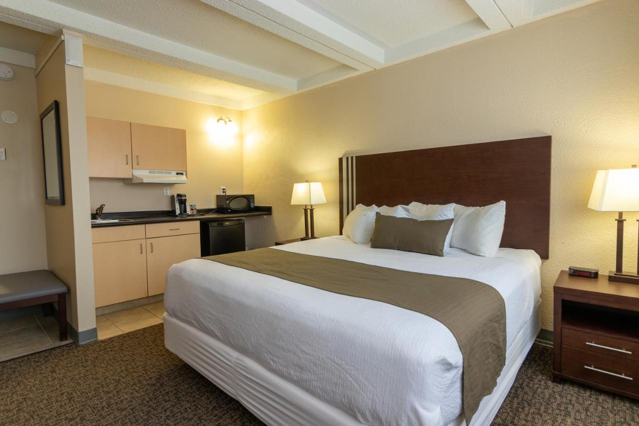 Bcm Inns Fort Mcmurray - Downtown Bagian luar foto